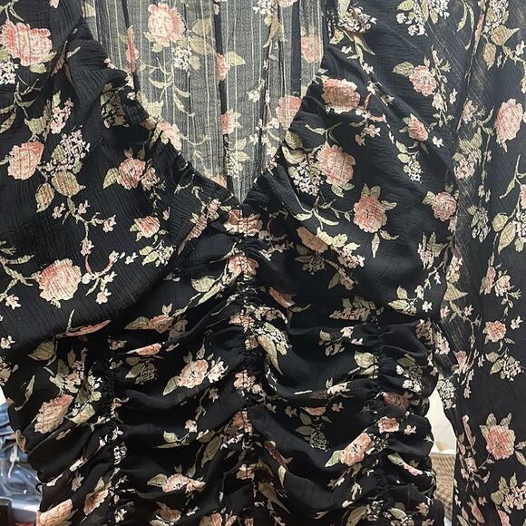 Free People Ruched V-neck Floral crop top black xs - Picture 7 of 7